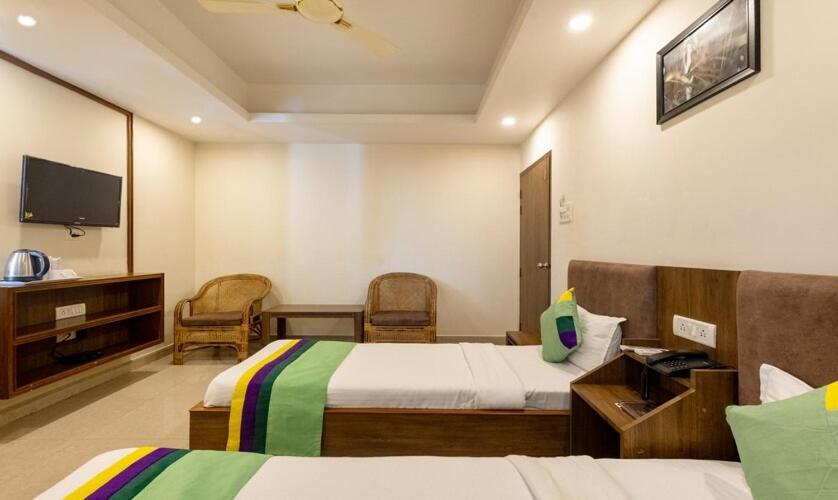 Swagatam Inn, 5 Minutes Walk From Guwahati Railway Station Exterior photo